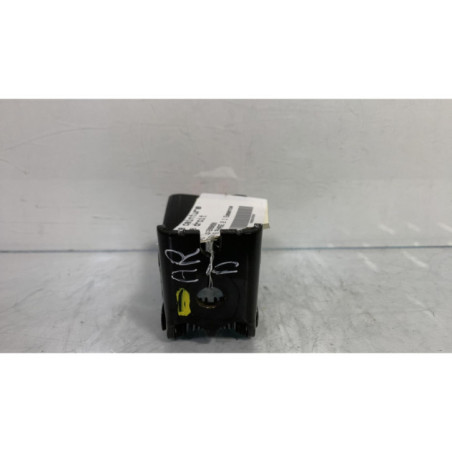 Attache ceinture arriere droit FORD FIESTA 6