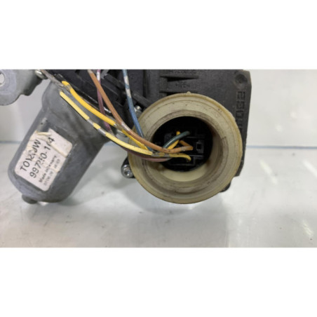 Leve vitre electrique arriere droit TOYOTA COROLLA VERSO 2 Photo n°1