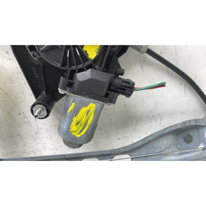 Leve vitre electrique avant droit TOYOTA AYGO 2 Photo n°3