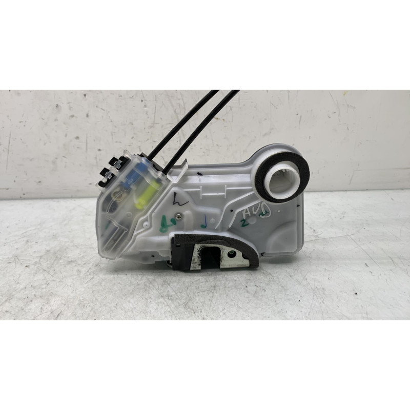 Serrure avant droit TOYOTA AYGO 2 Photo n°3