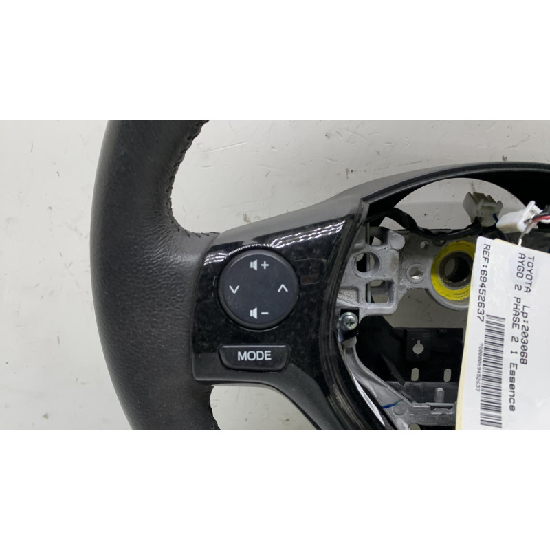 Volant TOYOTA AYGO 2 Photo n°4