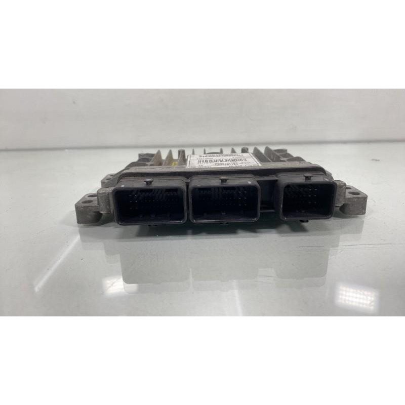 Calculateur moteur RENAULT CLIO 3 Photo n°2