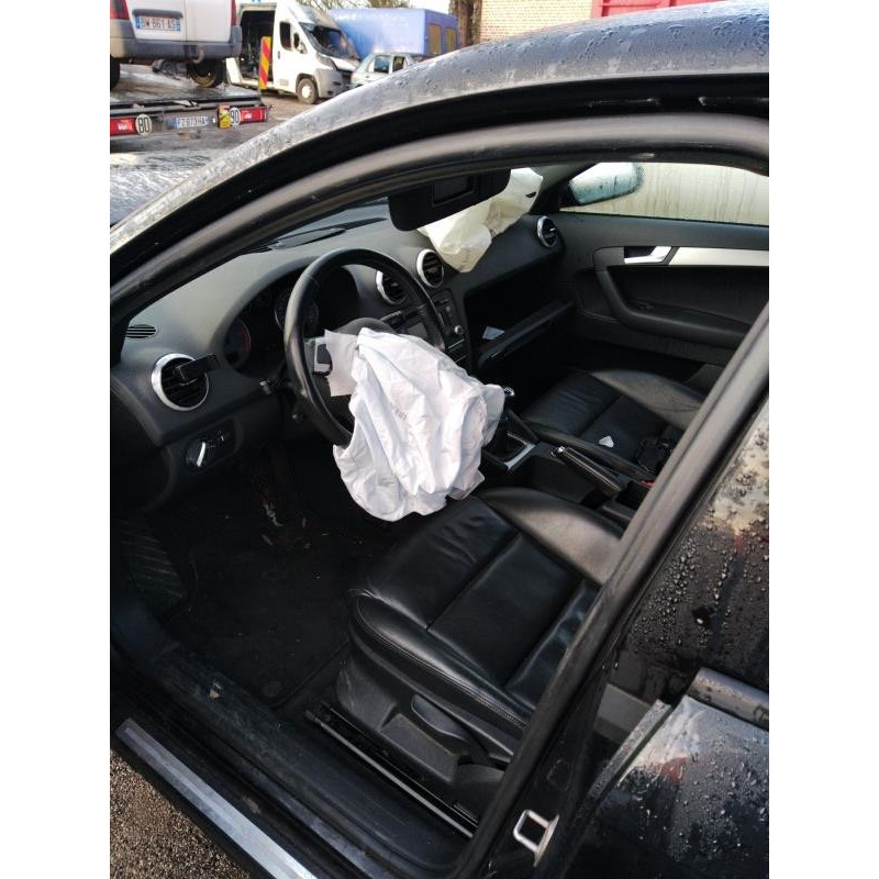 Porte avant droit AUDI A3 2 Photo n°16