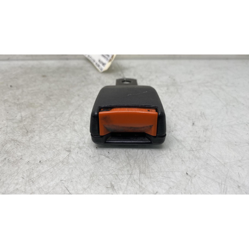 Attache ceinture avant gauche VOLKSWAGEN TRANSPORTER 4 Photo n°3