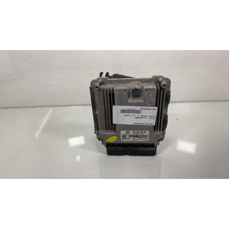 Calculateur moteur SEAT ALTEA Photo n°1