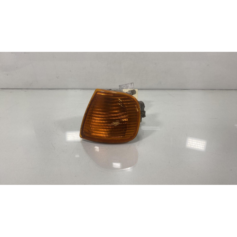 Optique avant secondaire gauche (feux)(clignotant) VOLKSWAGEN CADDY 2 Photo n°3