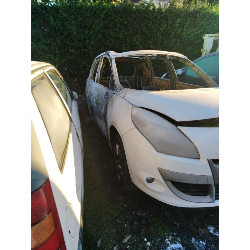 Calculateur moteur RENAULT SCENIC 3 Photo n°5