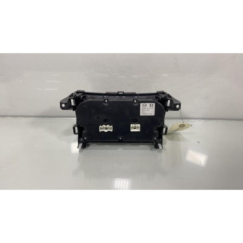 Commande chauffage MAZDA 3 2 Photo n°2