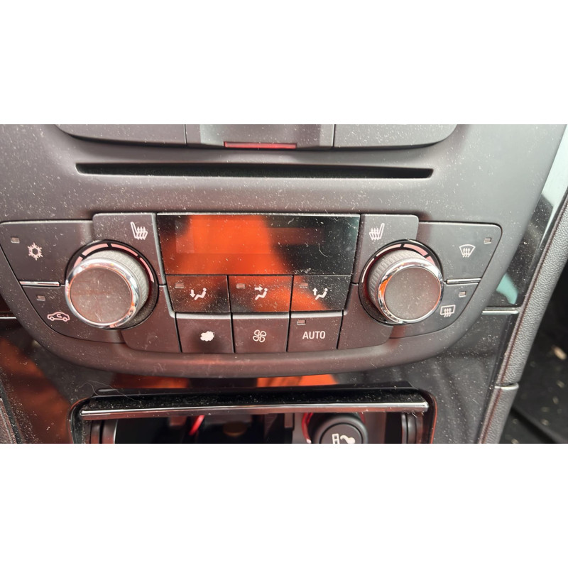 Attache ceinture avant droit OPEL INSIGNIA 1 Photo n°10
