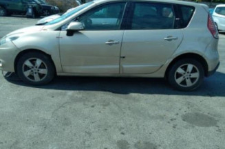 Feu arriere secondaire gauche (feux) RENAULT SCENIC 3