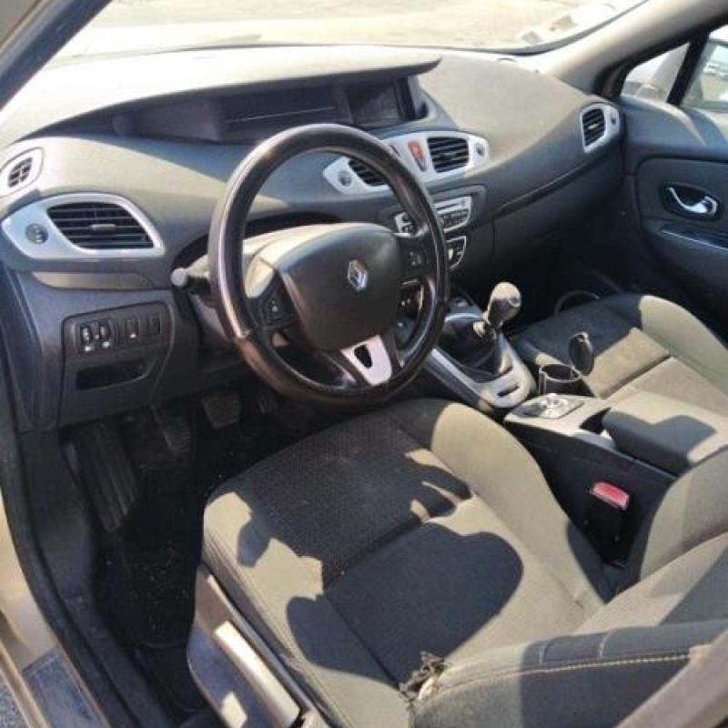 Feu arriere secondaire gauche (feux) RENAULT SCENIC 3 Photo n°8
