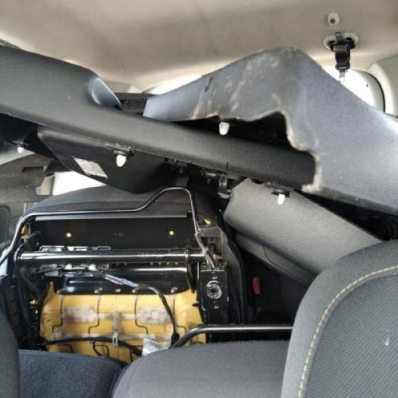 Feu arriere secondaire gauche (feux) RENAULT SCENIC 3 Photo n°9