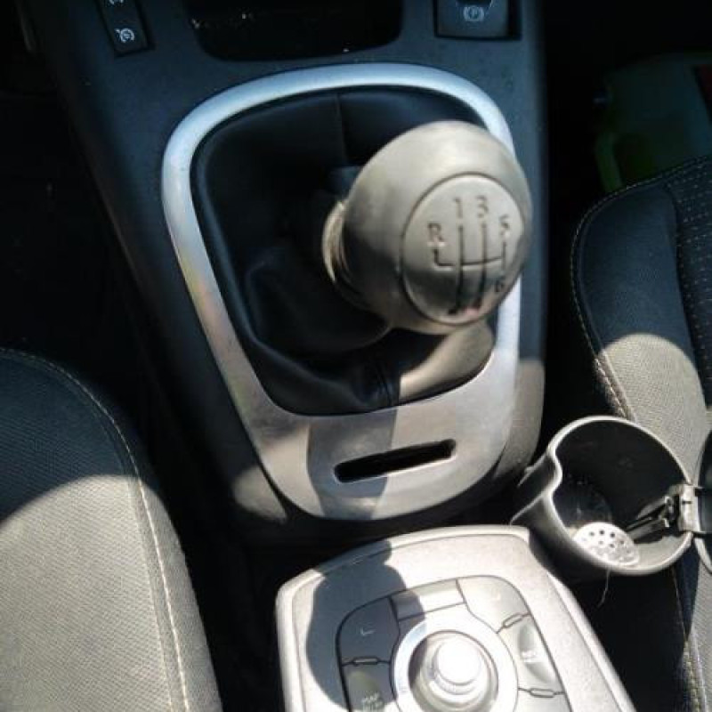 Feu arriere secondaire gauche (feux) RENAULT SCENIC 3 Photo n°10