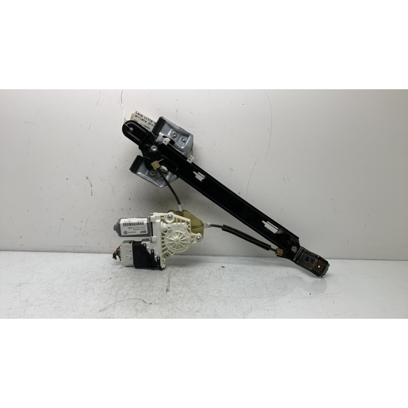Leve vitre electrique arriere droit SEAT LEON 2 Photo n°1