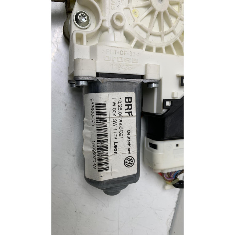 Leve vitre electrique arriere droit SEAT LEON 2 Photo n°4