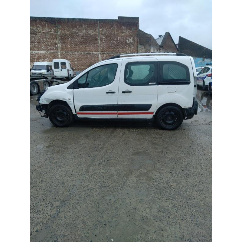 Attache ceinture arriere gauche CITROEN BERLINGO 2 Photo n°9