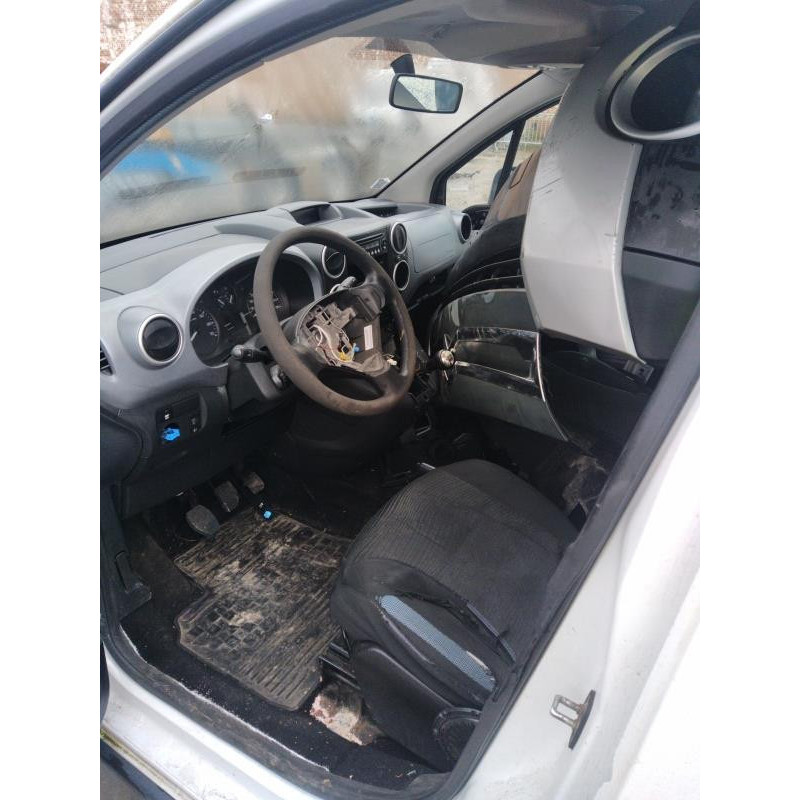 Attache ceinture arriere gauche CITROEN BERLINGO 2 Photo n°13