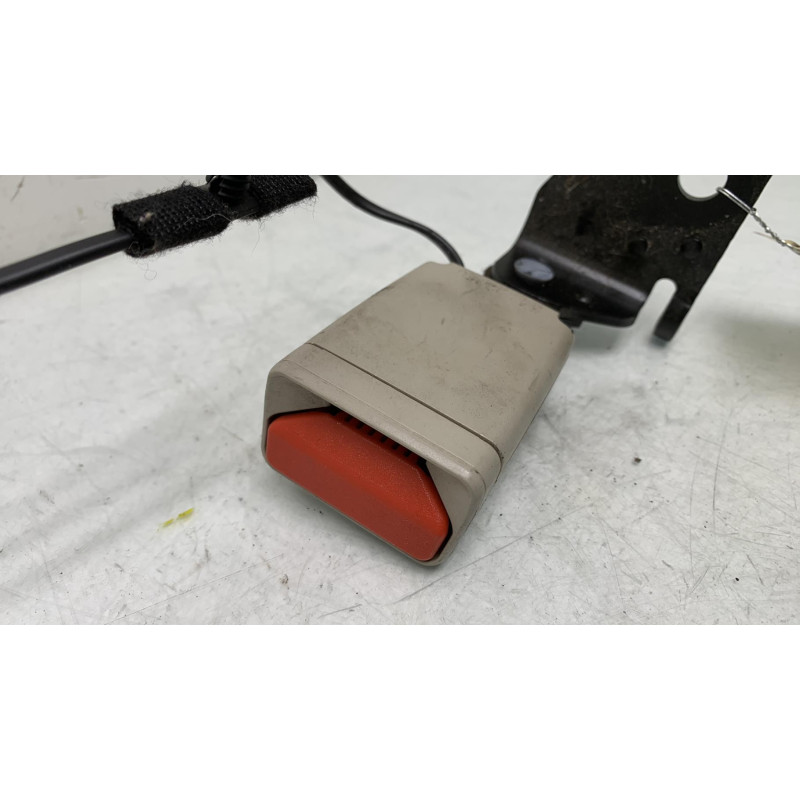 Attache ceinture arriere droit PEUGEOT 508 1 Photo n°1