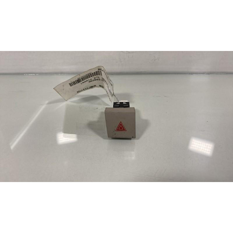 Bouton de warning PEUGEOT 508 1 Photo n°3