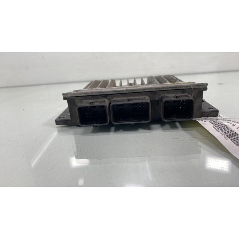 Calculateur moteur RENAULT CLIO 3 Photo n°2