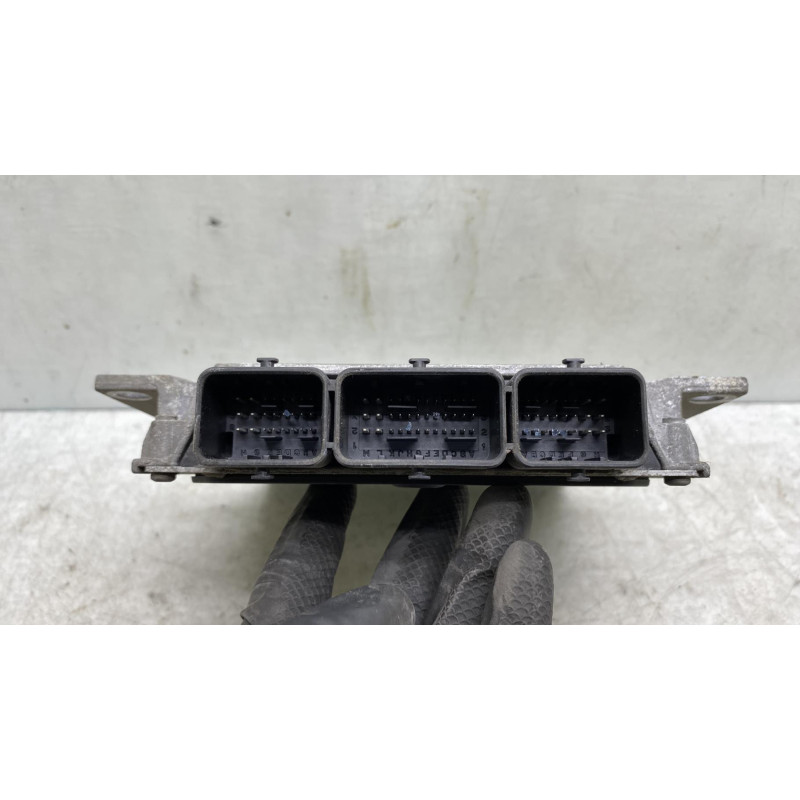 Calculateur moteur PEUGEOT 206 Photo n°3