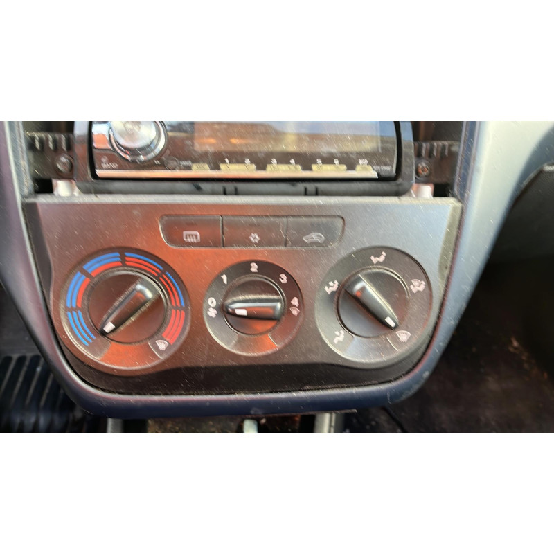 Pretensionneur de ceinture avant gauche FIAT GRANDE PUNTO Photo n°8