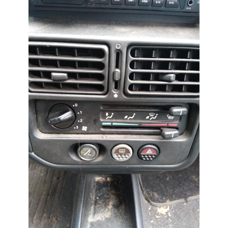 Poignee porte avant droit PEUGEOT 106 Photo n°5