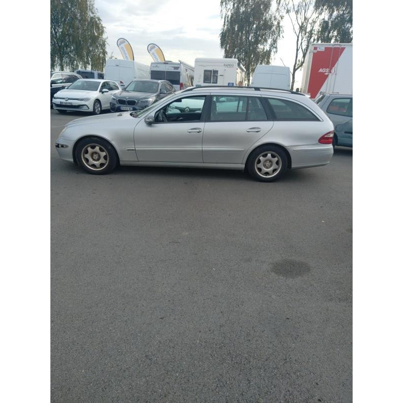 Feu arriere secondaire droit (feux) MERCEDES CLASSE E 211 Photo n°7