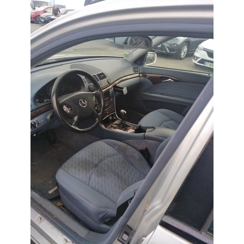 Feu arriere secondaire droit (feux) MERCEDES CLASSE E 211 Photo n°10