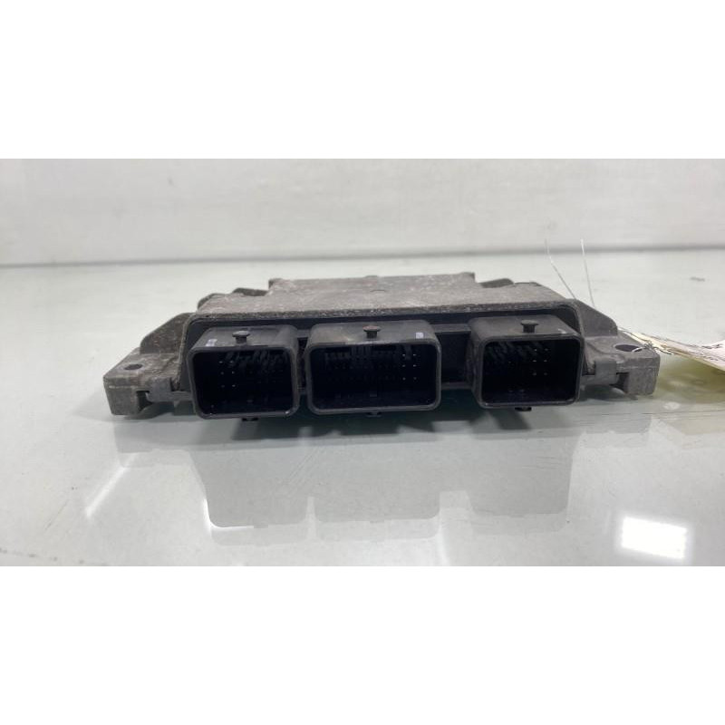 Calculateur moteur RENAULT TWINGO 2 Photo n°1