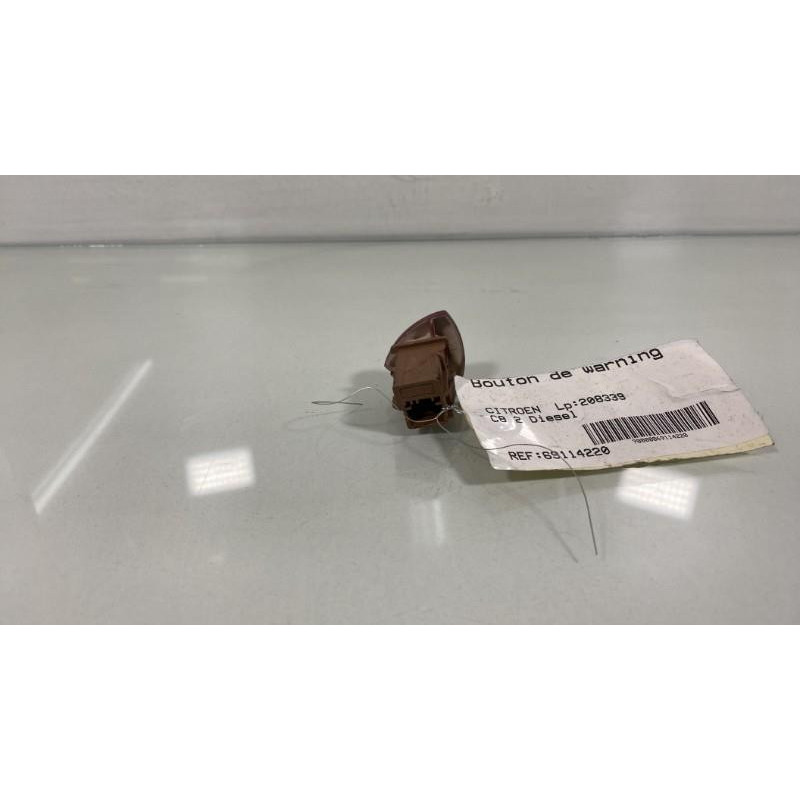 Bouton de warning CITROEN C8 Photo n°2