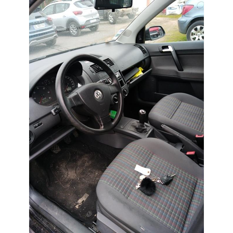 Pretensionneur de ceinture avant droit VOLKSWAGEN POLO 4 Photo n°13