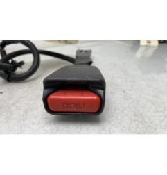 Attache ceinture avant droit TOYOTA YARIS 3