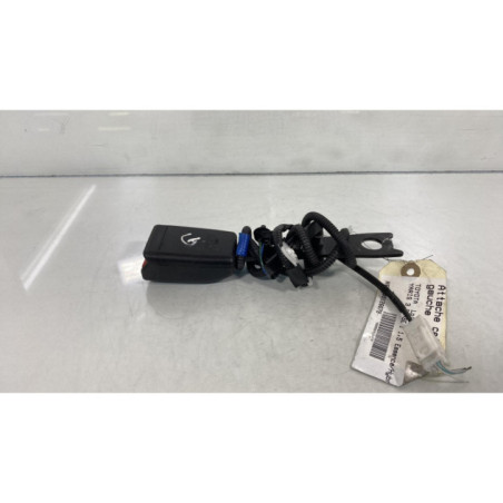 Attache ceinture avant gauche TOYOTA YARIS 3 Photo n°1