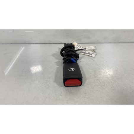 Attache ceinture avant gauche TOYOTA YARIS 3