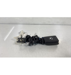 Attache ceinture avant gauche TOYOTA YARIS 3