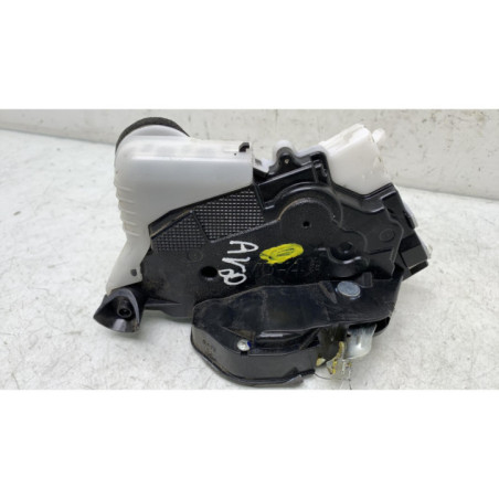 Serrure avant droit TOYOTA YARIS 3
