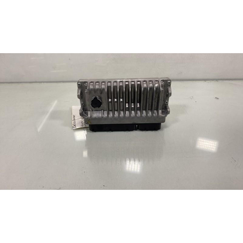 Calculateur moteur TOYOTA YARIS 3 Photo n°1