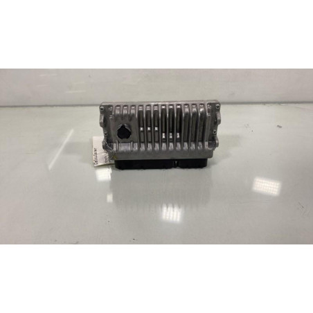Calculateur moteur TOYOTA YARIS 3 Photo n°1