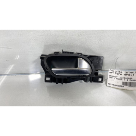 Poignee interieur arriere droit PEUGEOT 208 1