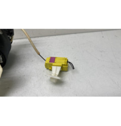 Pretensionneur de ceinture avant droit VOLKSWAGEN PASSAT 5