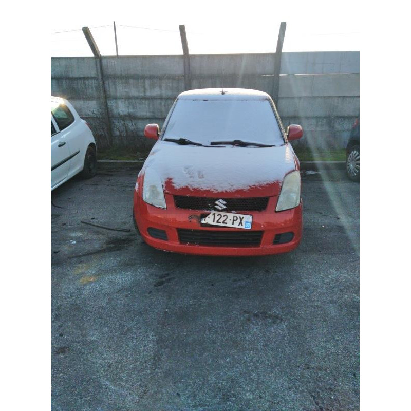Malle/Hayon arriere SUZUKI SWIFT 3 Photo n°13