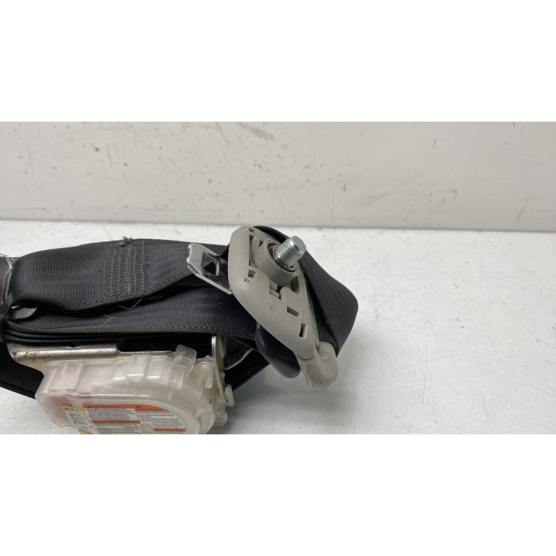 Pretensionneur de ceinture avant droit SUZUKI SWIFT 3 Photo n°3