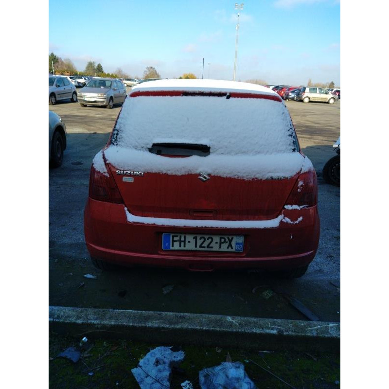 Feu arriere stop central SUZUKI SWIFT 3 Photo n°9