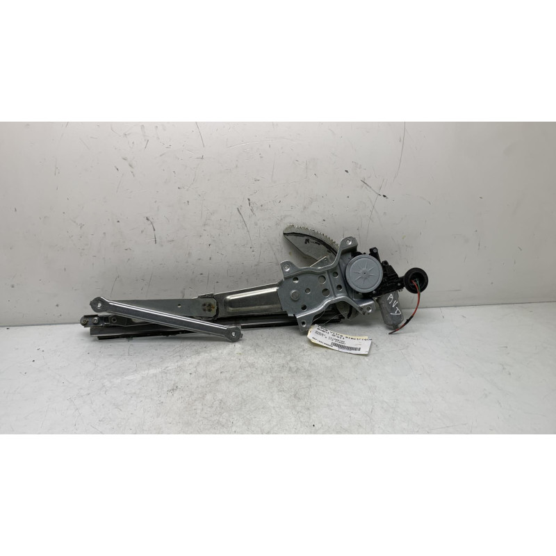 Leve vitre electrique avant droit SUZUKI SWIFT 3 Photo n°3