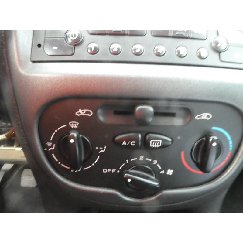 Pretensionneur de ceinture avant droit PEUGEOT 206 Photo n°7
