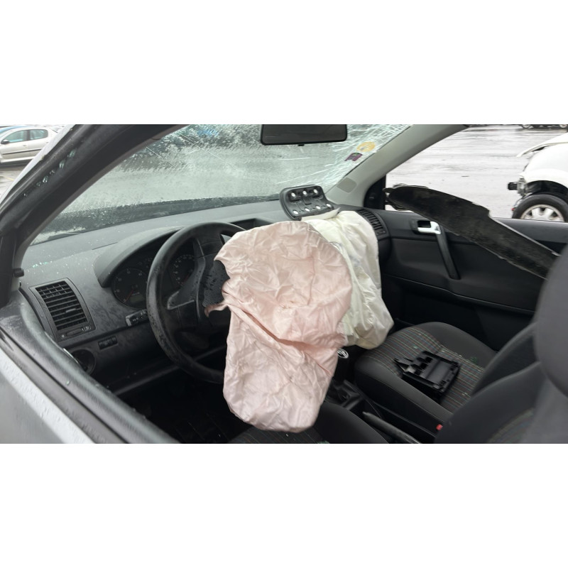 Serrure avant droit VOLKSWAGEN POLO 4 Photo n°4