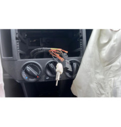 Serrure avant droit VOLKSWAGEN POLO 4
