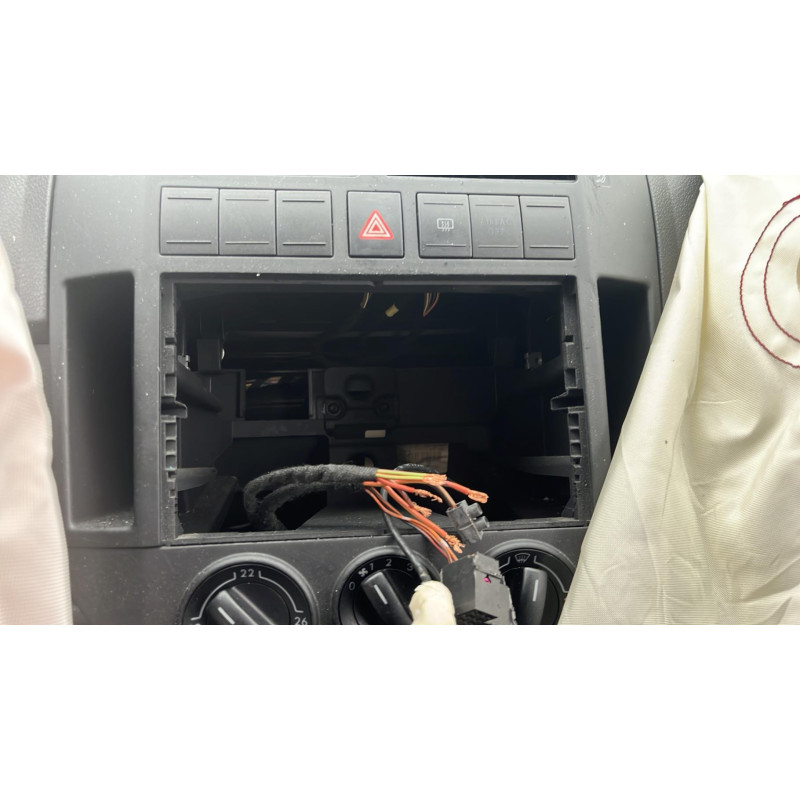 Serrure avant droit VOLKSWAGEN POLO 4 Photo n°9