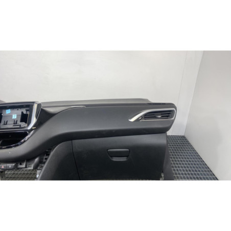 Planche de bord complete PEUGEOT 208 1